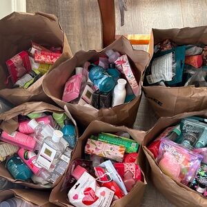 EVERYTHING IS $1 EACH, MESSAGE ME FOR MORE PHOTO IF YOU WANT TO BUY.